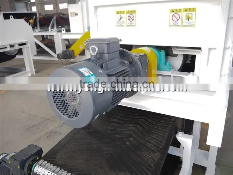 Single double roller automatic wood peeler machine