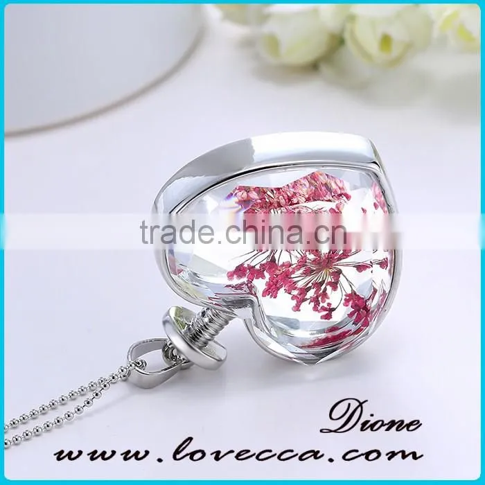 Vintage Pendant Floating Locket Charm Necklace with dried real Lace Flower