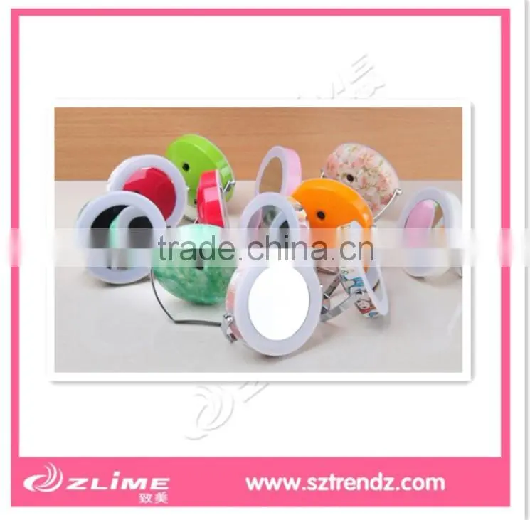 3 times magnifying LED make up mirror