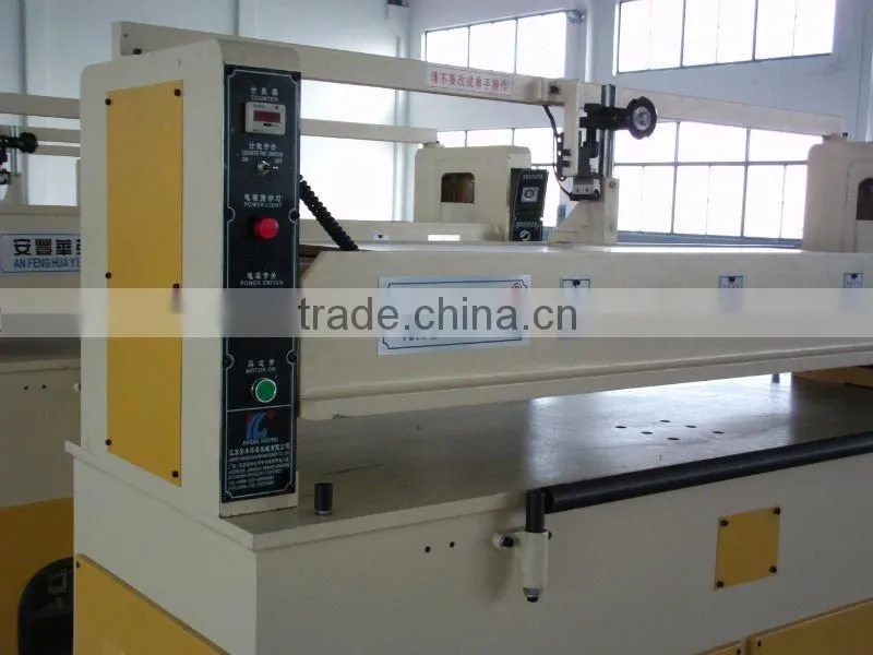 Shoulder bag cutting machine