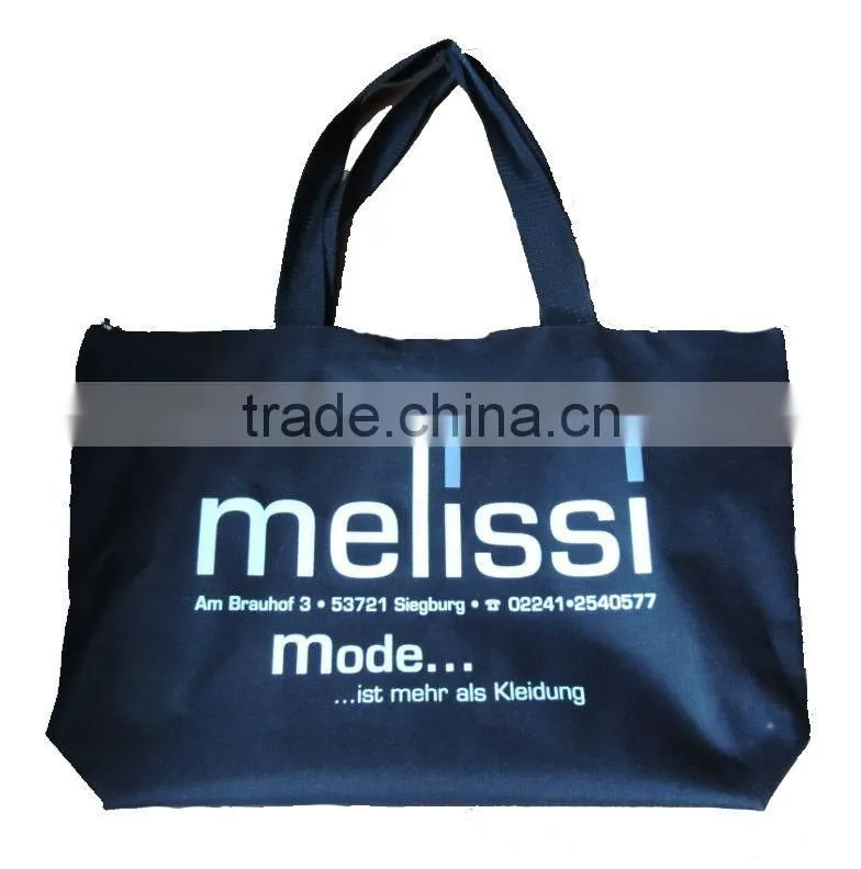 Fashion design shopping bag with large capacity