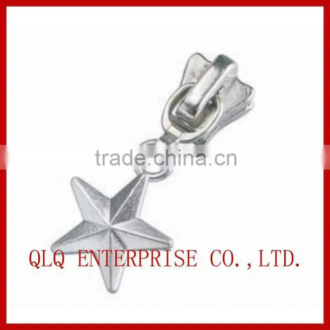 Auto lock double slider zipper