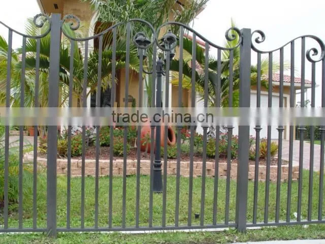 2015 Top-selling hand forged galvanized garden fencing
