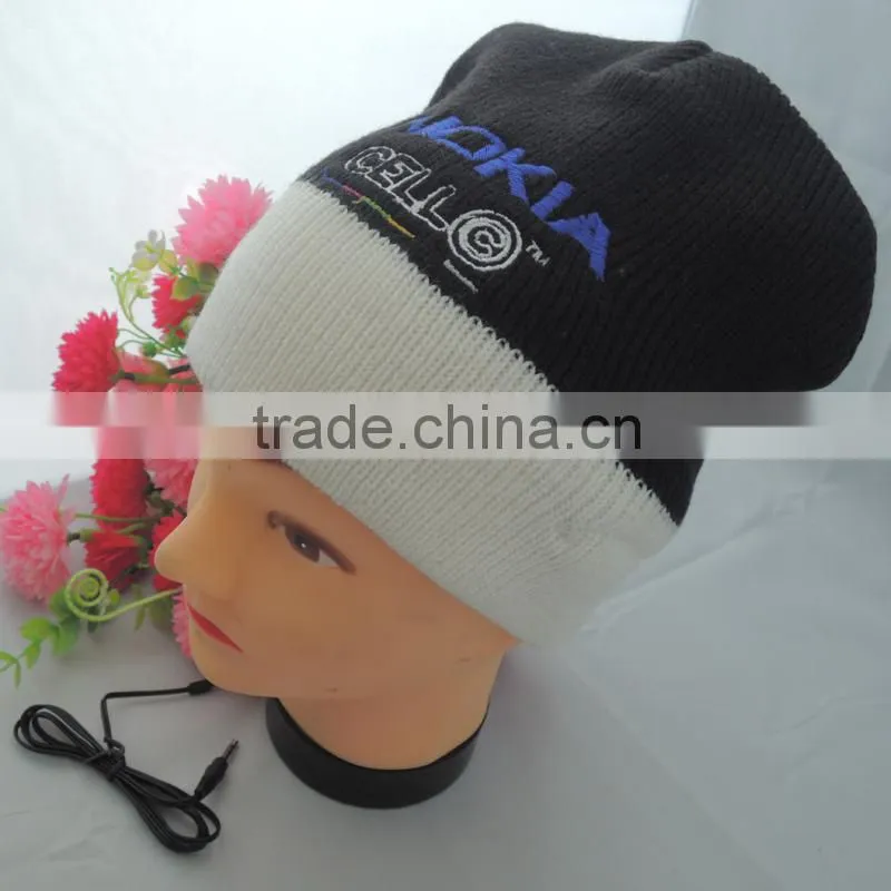 Uneed knitted beanie hat with headphone