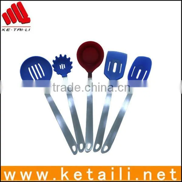 High quality eco-friendly silicone scraper kitchen utensil