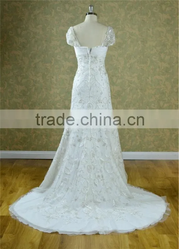 Good Price Appliqued Lace designer wedding gowns with cathedral length train