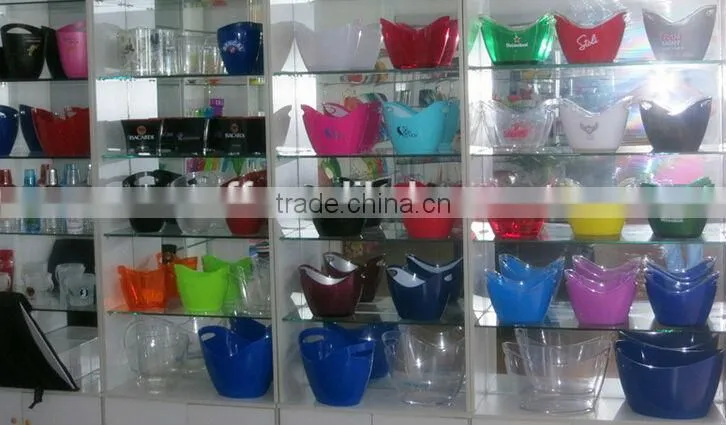 New frosted plastic champagne ice bucket, wine beer bucket with two handles