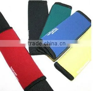 Soft neoprene shoulder pad