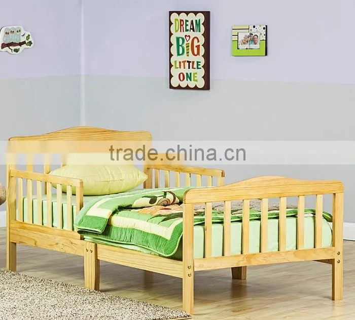 Cheap Price Pine Wood Natural Color Baby Toddler Bed