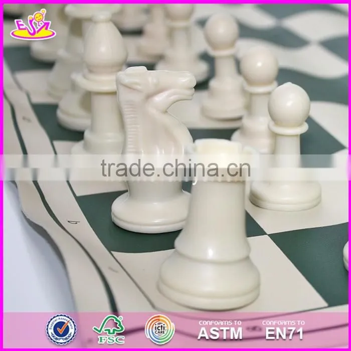 2017 Manufacturer of portable wooden travel chess set for sale W11A057
