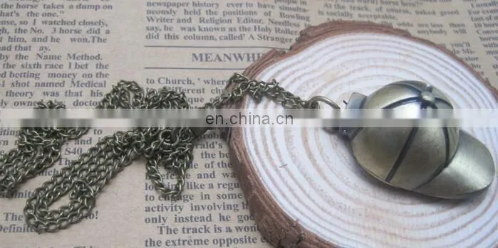 Hot Sale Stripe Hat Cap Design Pocket & Watches Bronze Antique Pocket Watch Vintage Retro Quartz Watch for Women Men Kids