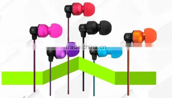 New design decoration metal and rubber earbud with box