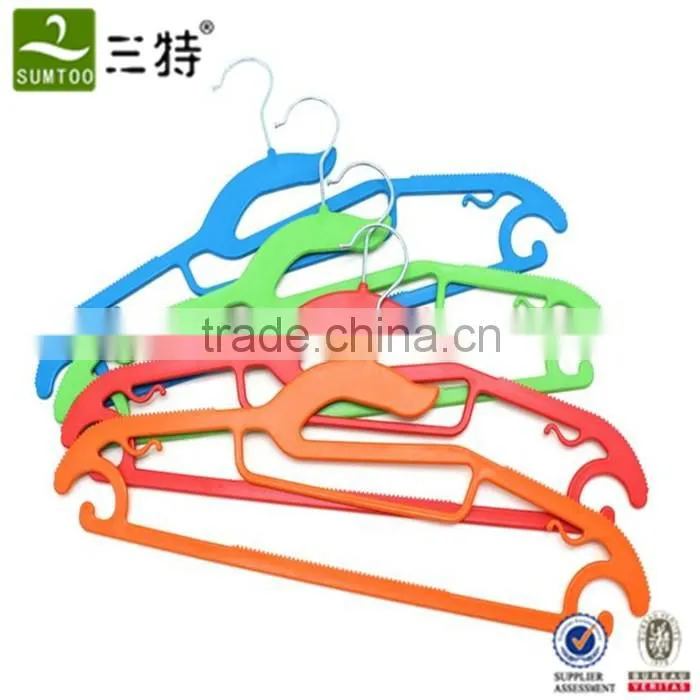 supermarket multi color plastic cloth hanger for outdoor