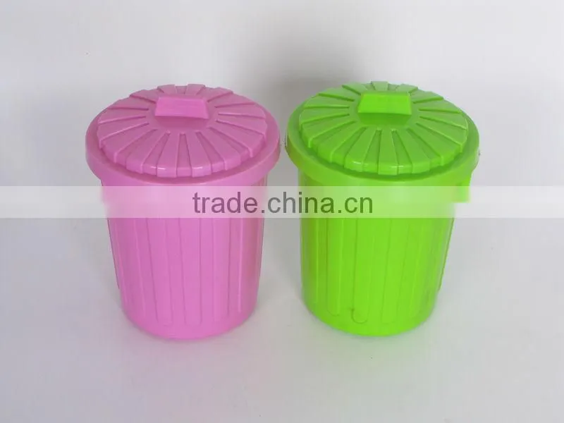 plastic sute trash can