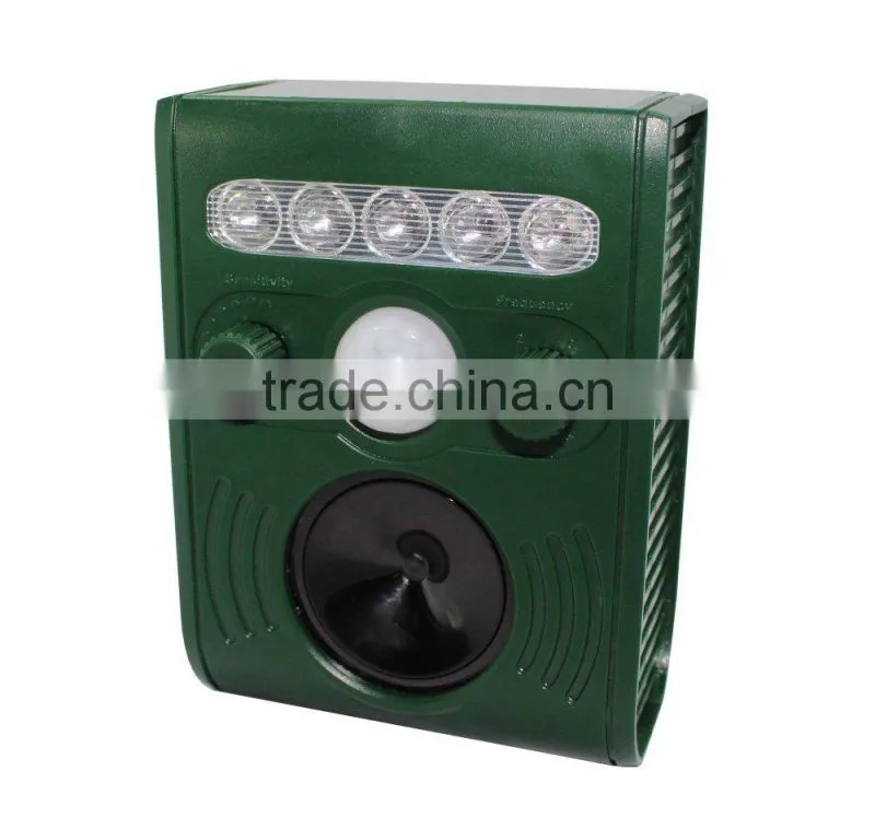 X-pest Signstek Solar Powered Wild Animal Repeller PIR Motion Activated Dogs Cats Deterrent