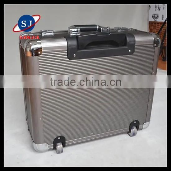 Aluminum Carrying Case with Wheels