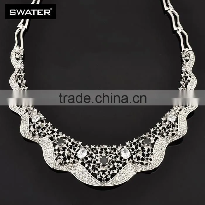 China Jewelry Wholesale Light Weight Diamond Necklace Set