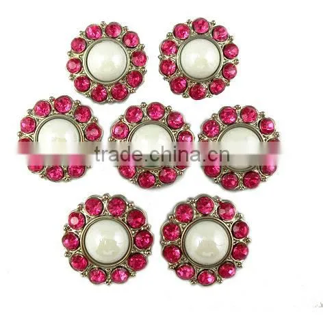 Hot sale wholesale retail sewing button acrylic rhinestone button with shank pearl Christmas button For DIY flower center