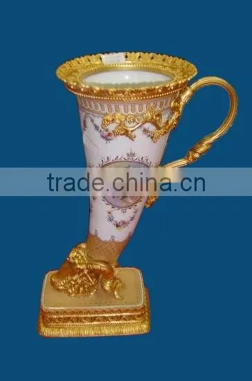 Lovely Cherubim Flower Pot, Hand Painting Ceramic Gold Flower Bowl with Elegant Flowers Mounted