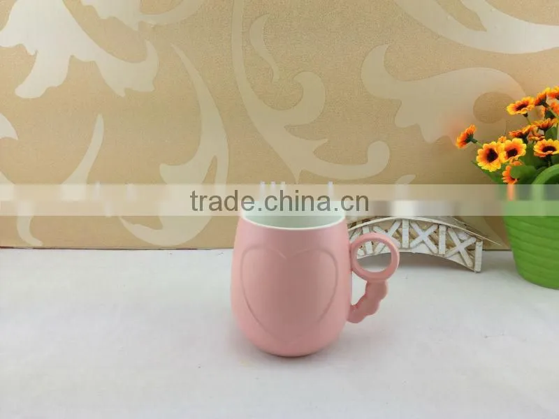 heart shaped embossed color glazed ceramic gift mug cup