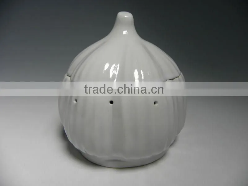 Ceramic garlic keeper