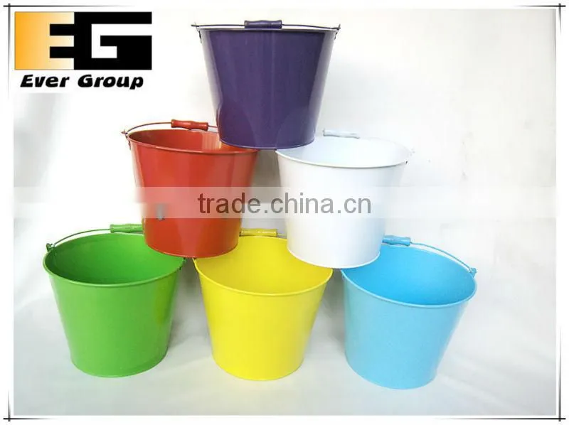 Multicolor Metal Iron Hanging Flower Pot Indoor Fence Wall Hanging Plant Pot for Balcony Garden Patio Hanging Planter