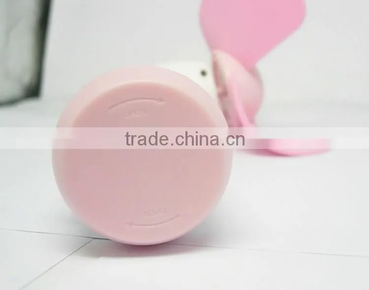 Wholesale/OEM LOGO Customized Universal Battery Power Operated Mini Hand Fan