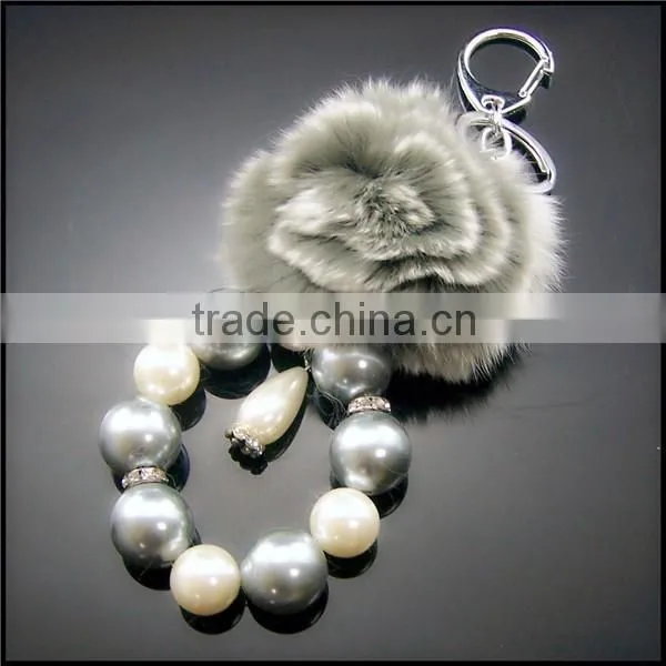 Artificial pearl bead and bottle shape pendant alloy keychain