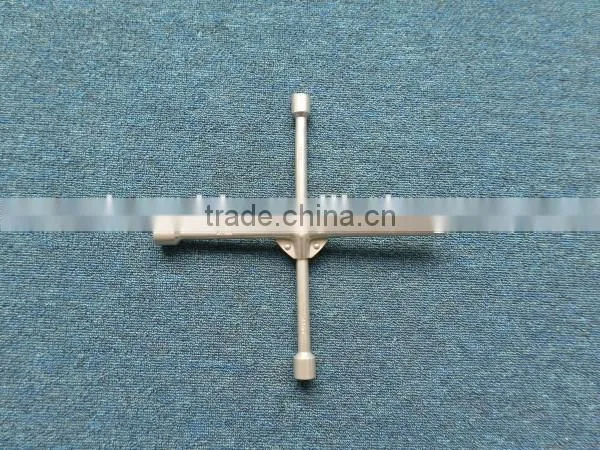 Cross Wrench With Center