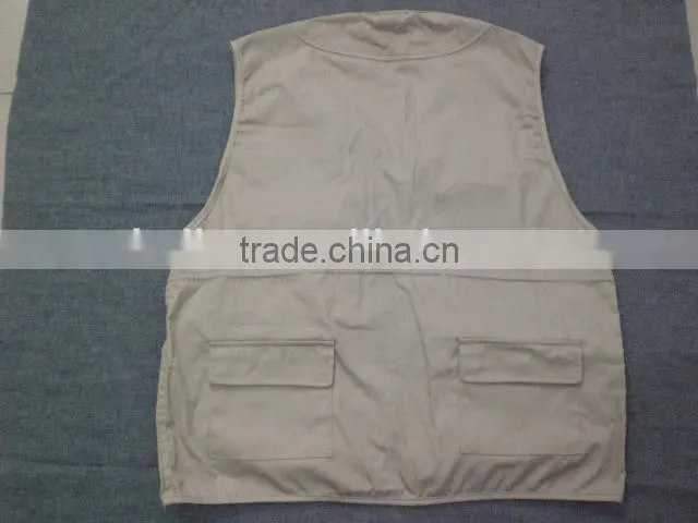 65% polyetser / 35% cotton reporter vest fishing vest