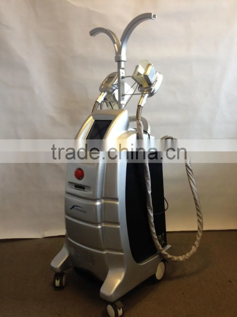 2 cryo handpieces working at the same time to freeze fat off