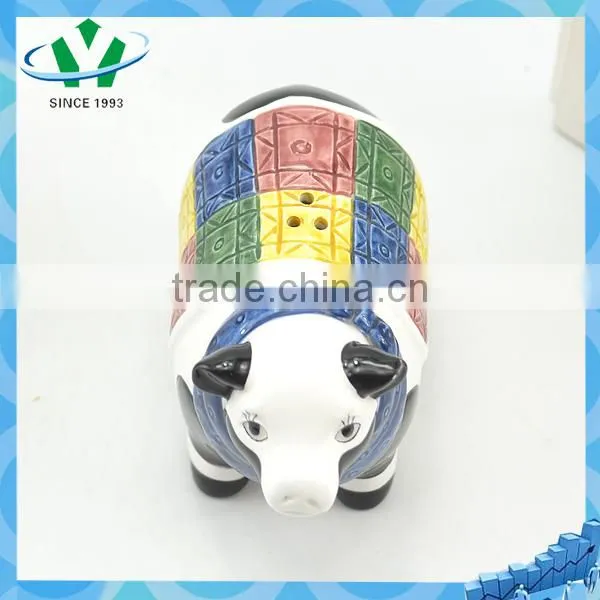 YSpp0002 Hand printing calf shape salt and pepper set with creative design