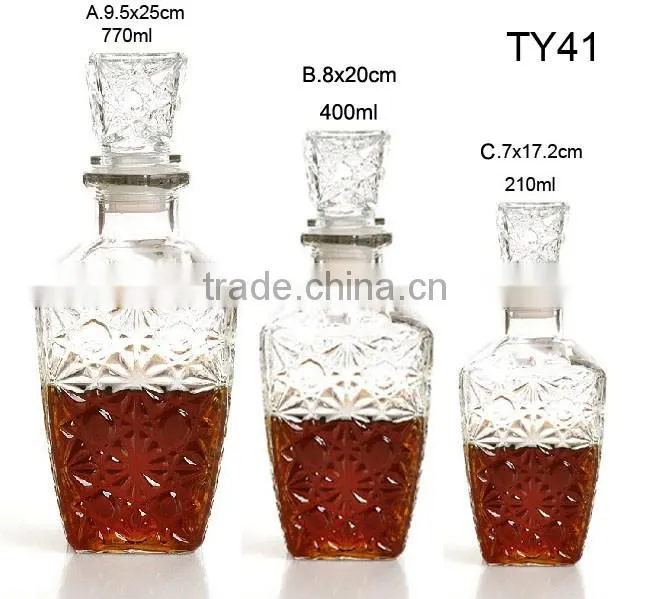 elegant whisky brandy glass decanter with cork stopper