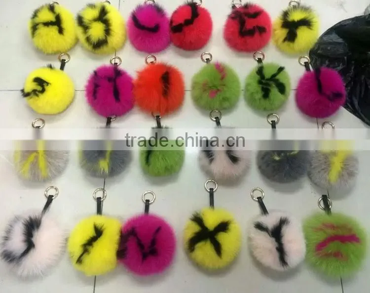 15CM Big Fluffy Bag Bugs Pom Pom Keychains Handmade Alphabet Real Fox Fur Ball Key chain Bag Charm Monster Letter Pompoms