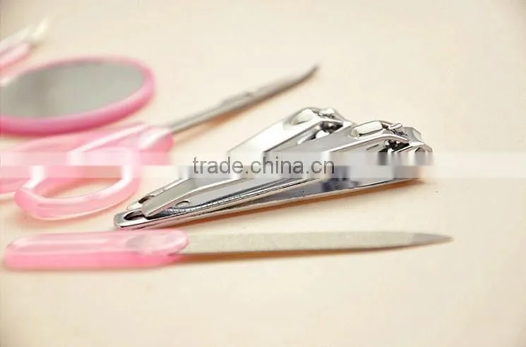 Heart shaped manicure set with mirror manicure set in plastic case