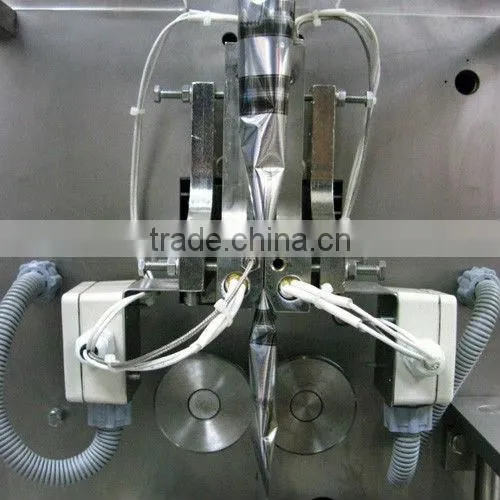 Pharmaceutical powder automatic sachet packaging machine