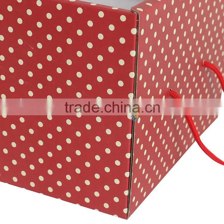 luxury fancy hard paper packaging gift box handle