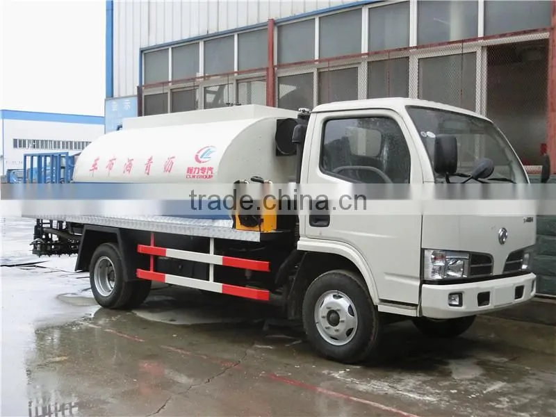 Dongfeng mini 4000liters bitumen emulsion sprayer truck for sale