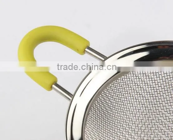 High Quality Stainless Steel Mesh Flour Sifter with Long silicone handle and Ear