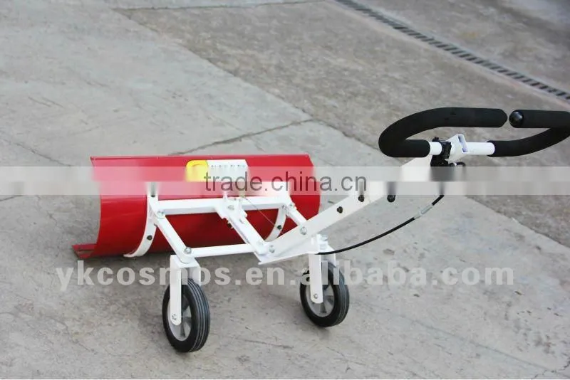 Snow shovels with wheels/hand operate snow plow