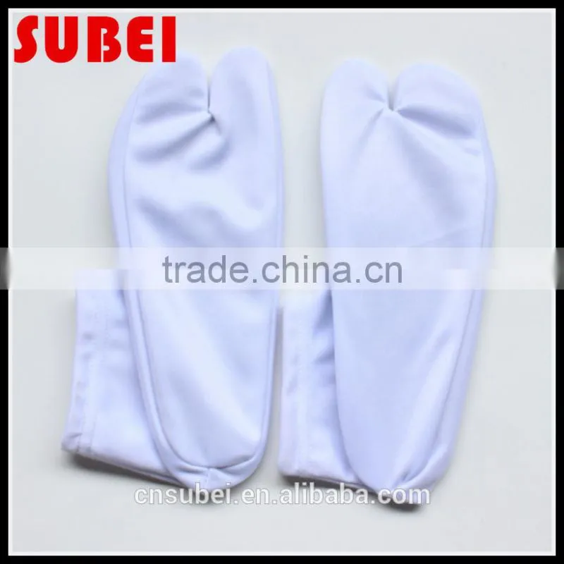 Japanese-style clogs white socks, two toe socks