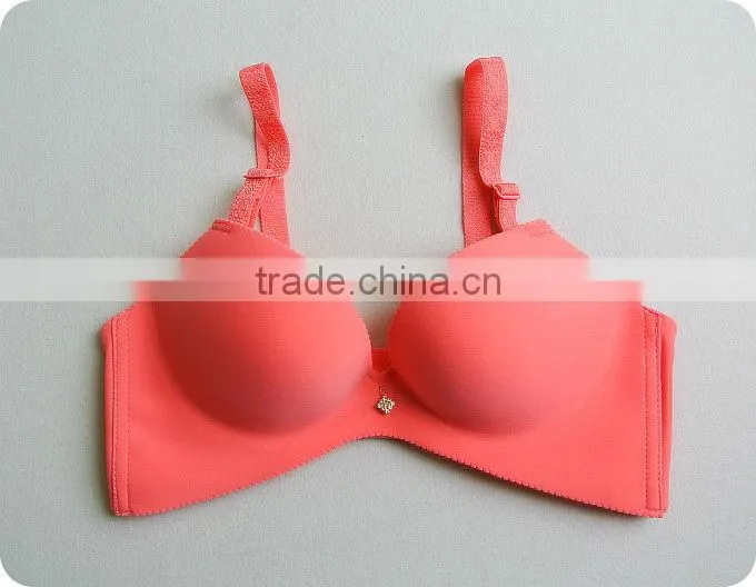 One piece seamless bra with wings sewing