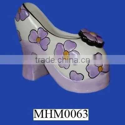 Sneaker-shaped eramic planter