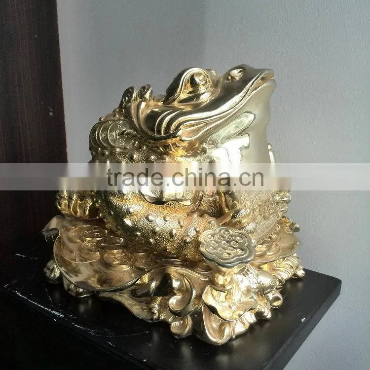FRP gold frog statue