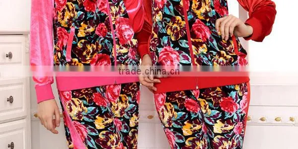 Custom made women winter velvet pajamas with rib red color printing zip-up home wear