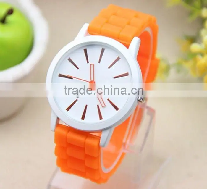 2015 low cost wrist watch