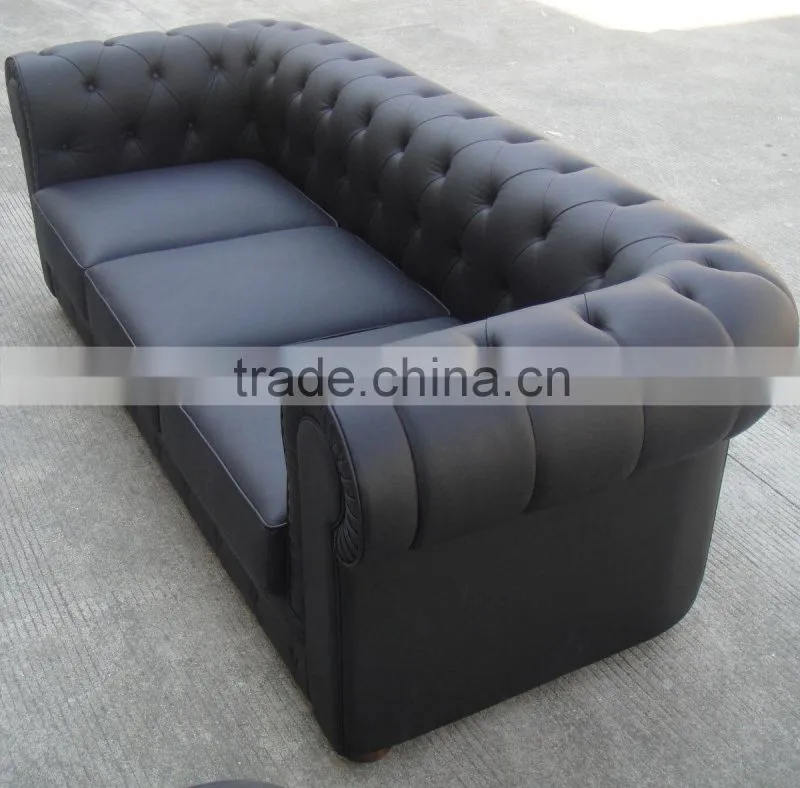 Eero Saarinen lounge Womb chair