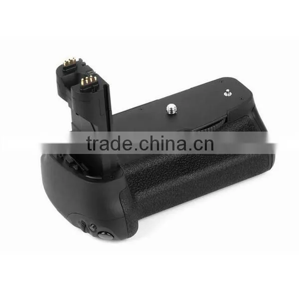 Commlite ComPak Vertical Camera grip/Battery Pack/Battery grip for Canon 7D
