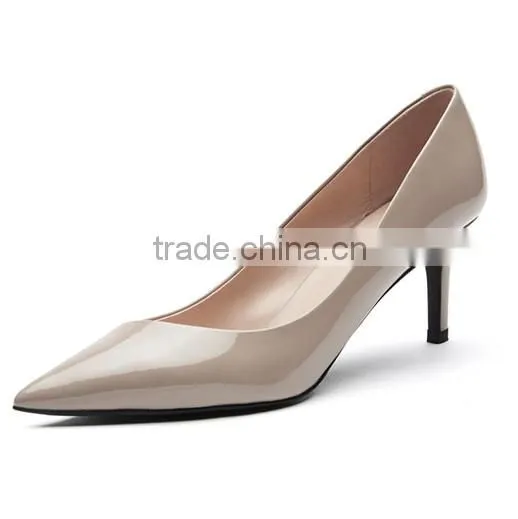 classic style pointed toe high heel shoes for girls.
