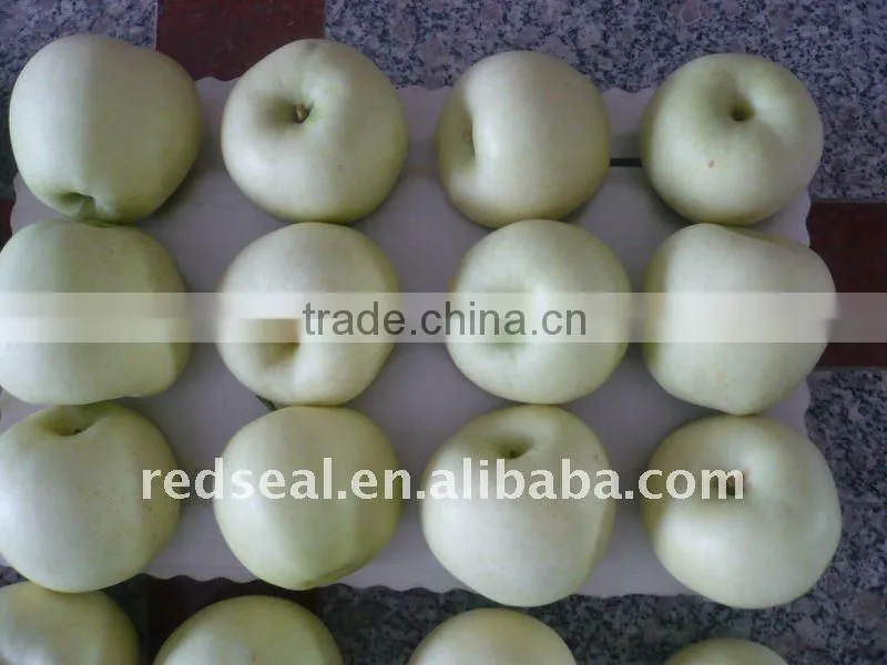 Fresh golden delicious apple